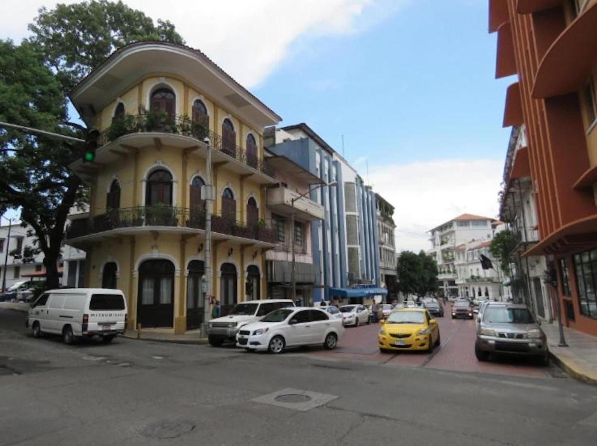 Hotel Pension Corona Panama City Exterior photo